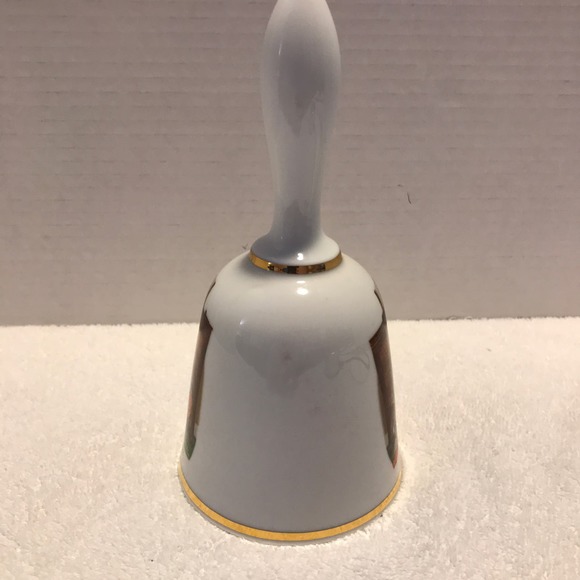 Vintage West Germany 1976 Danbury Mint Norman Rockwell Bell "The Discov… - Picture 2 of 6